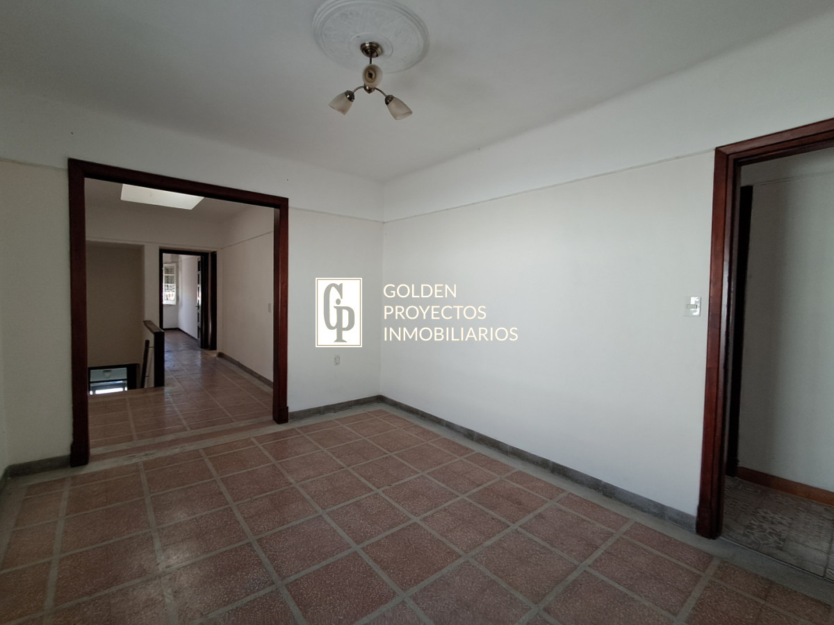 Casa ID.826/ - Casa en Venta Cuatro Dormitorios Balcón y Terraza en Unión