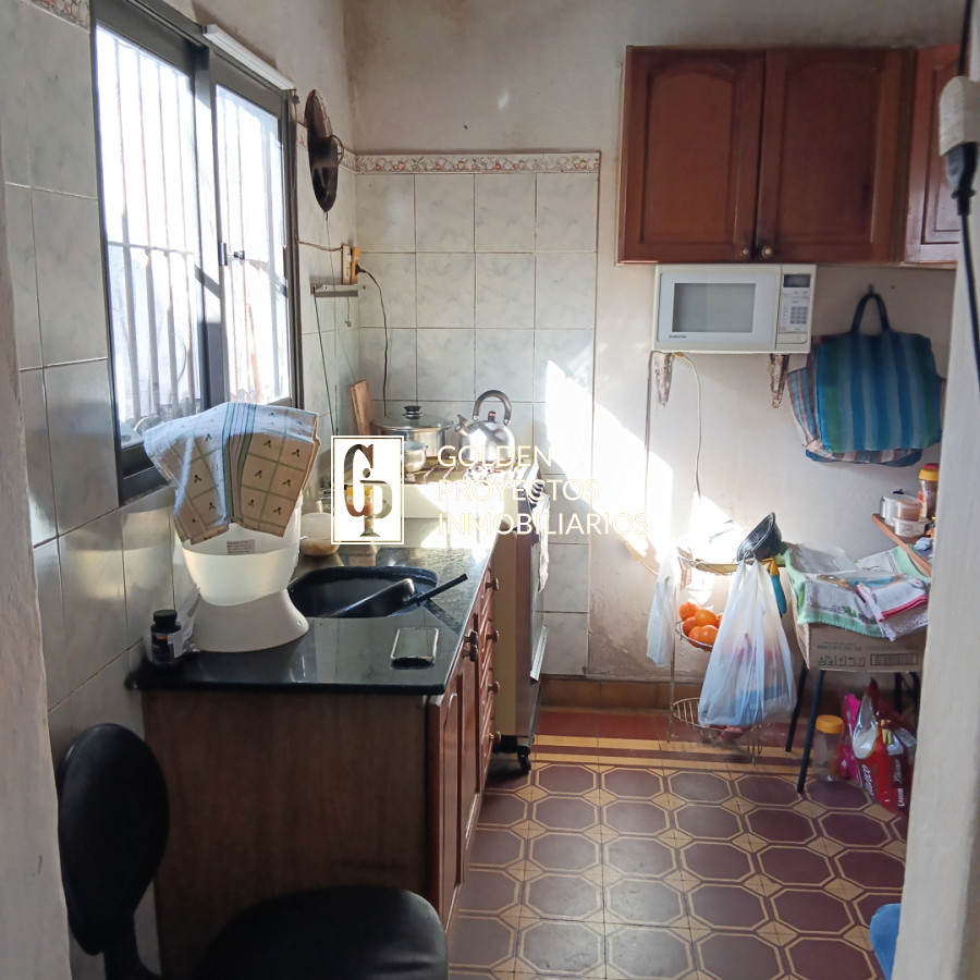 Casa ID.817/Casa-en-venta--2--dormitorios-,-cochera-,-2-cocinas-,--patio- - Casa en venta  2  dormitorios , cochera , 2 cocinas ,  patio 