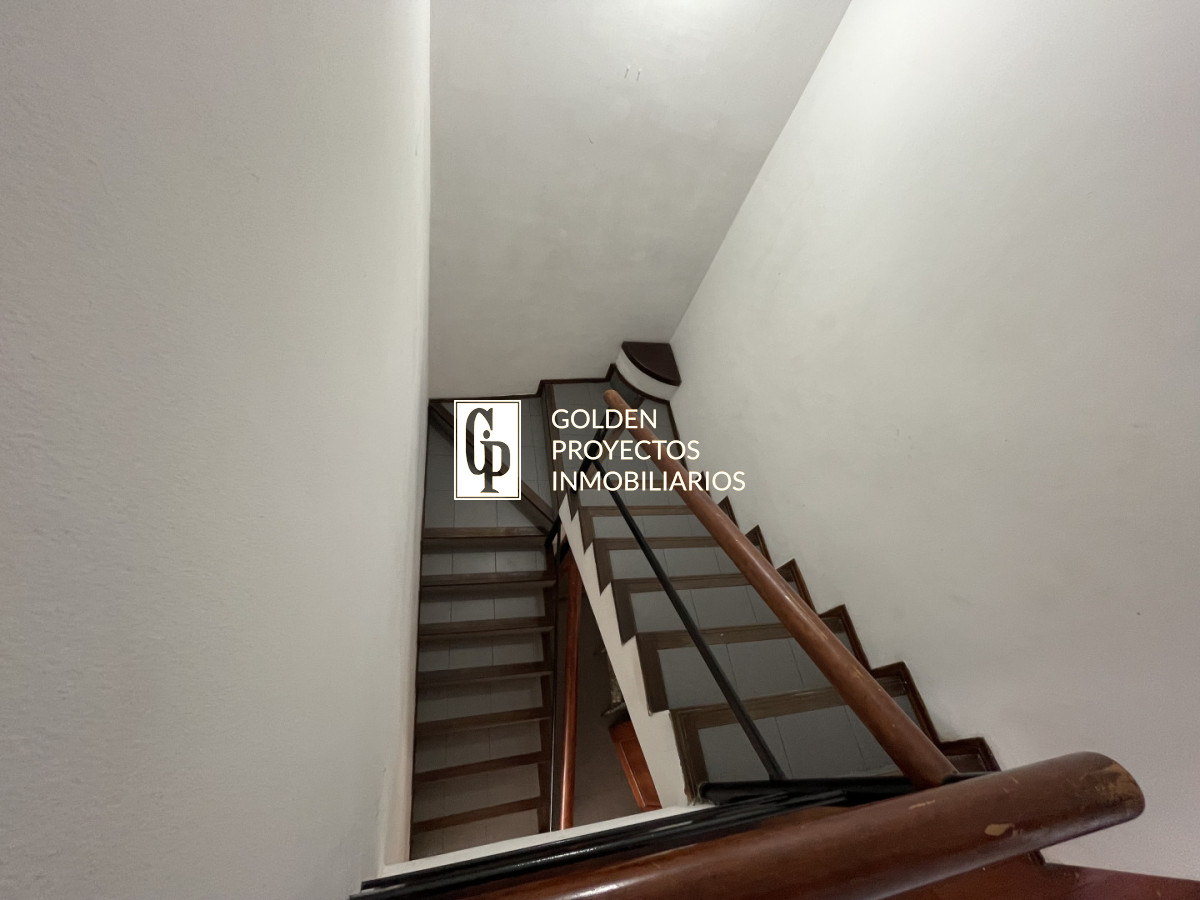 Casa ID.702/Casa- -apartamento-en-venta,4-dormitorios-y-garage,Buceo. - Casa + apartamento en venta,4 dormitorios y garage,Buceo.