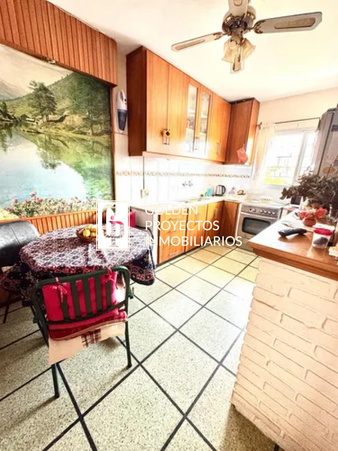 Casa ID.487 - Casa en Venta 3 Dormitorios 2 baños en planta alta , Malvin