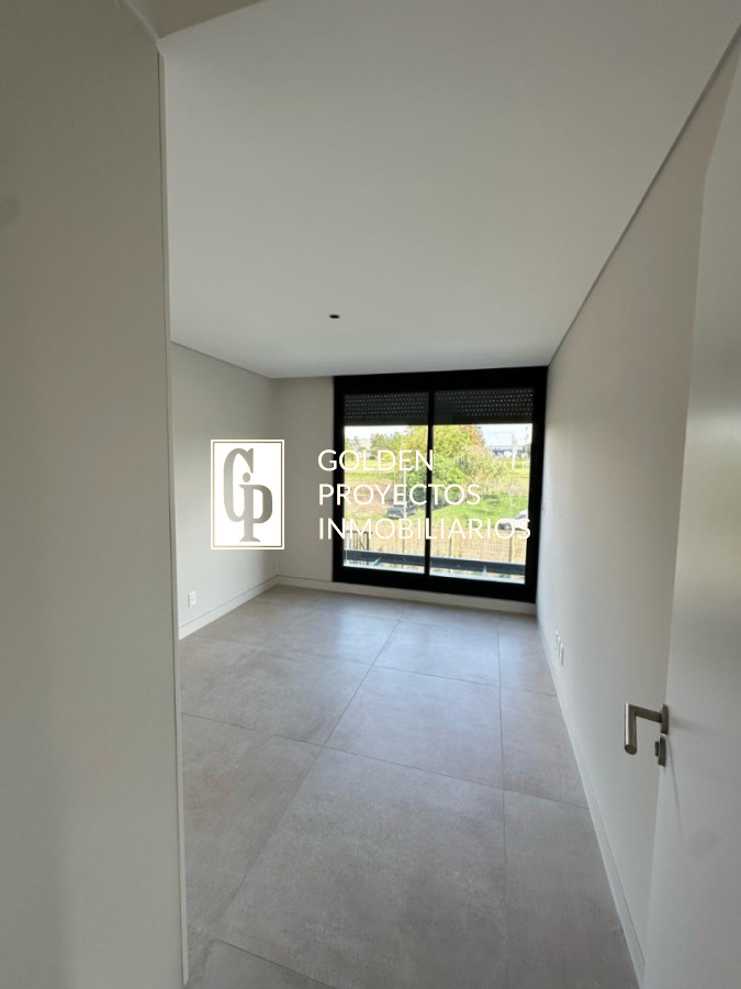 Casa ID.638/Casa-En-Venta-De-3-Dormitorios-En-Barrio-Parques-II - Casa En Venta De 3 Dormitorios En Barrio Parques II