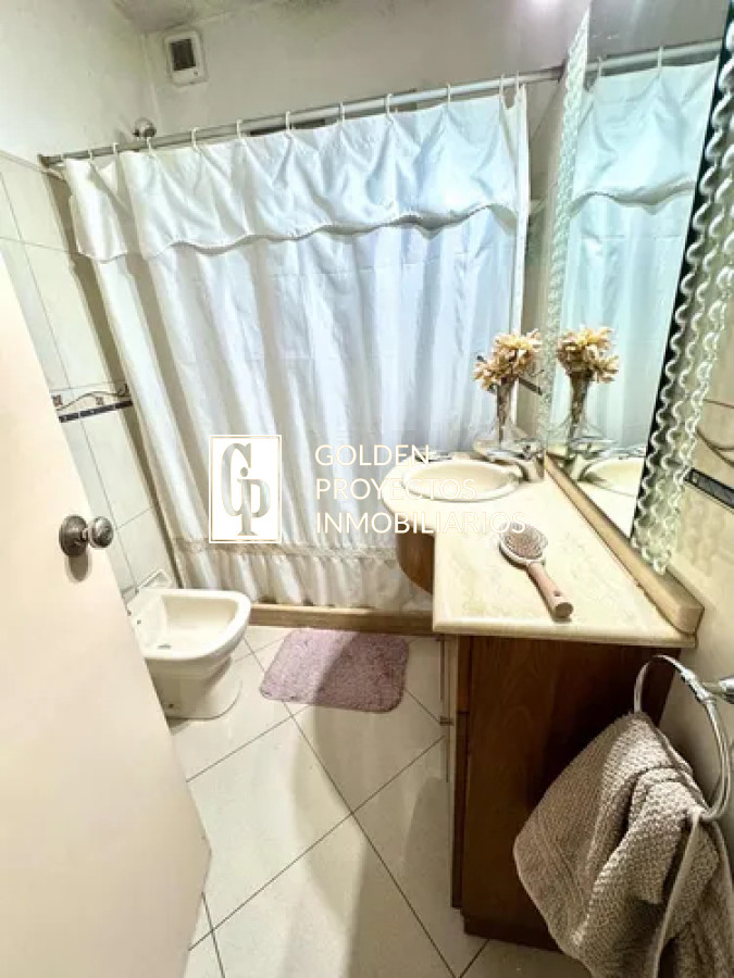Casa ID.487 - Casa en Venta 3 Dormitorios 2 baños en planta alta , Malvin