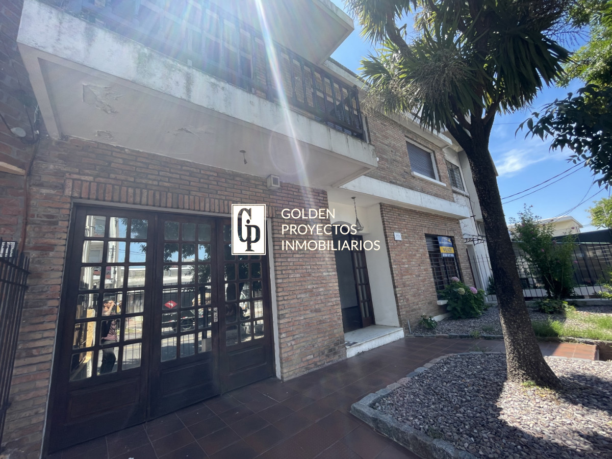 Casa ID.702/Casa- -apartamento-en-venta,4-dormitorios-y-garage,Buceo. - Casa + apartamento en venta,4 dormitorios y garage,Buceo.