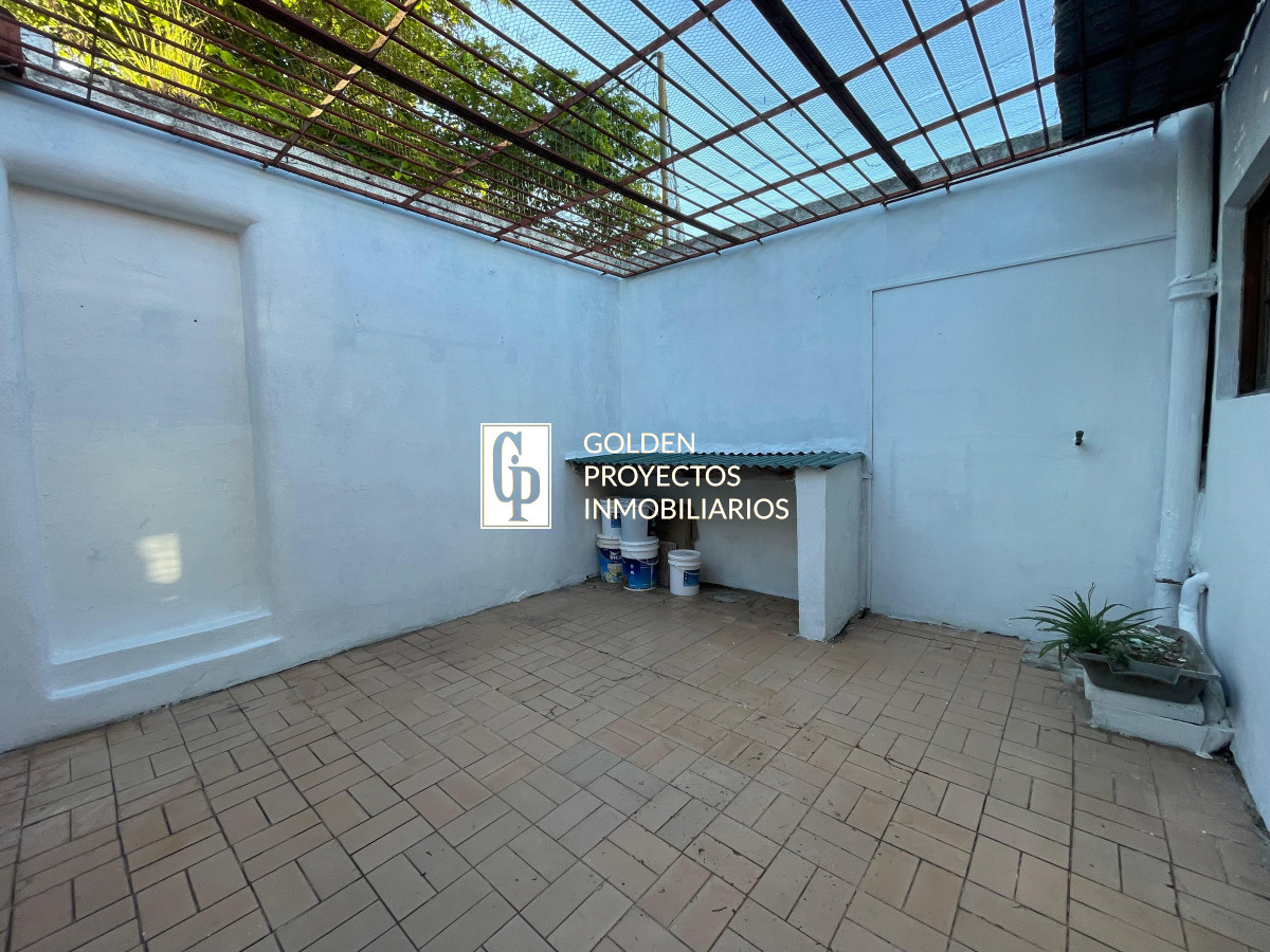 Casa ID.300/Casa-en-Venta-2-dormitorios-y-Patio-en-Atahualpa-con-Renta - Casa en Venta 2 dormitorios y Patio en Atahualpa con Renta