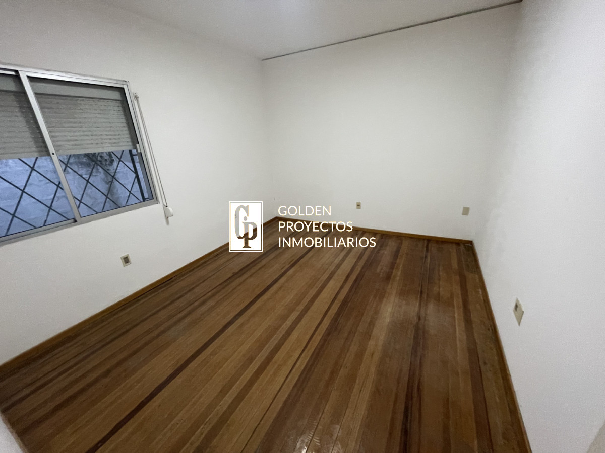 Casa ID.876/ - Casa en alquiler dos dormitorios y cochera en buceo