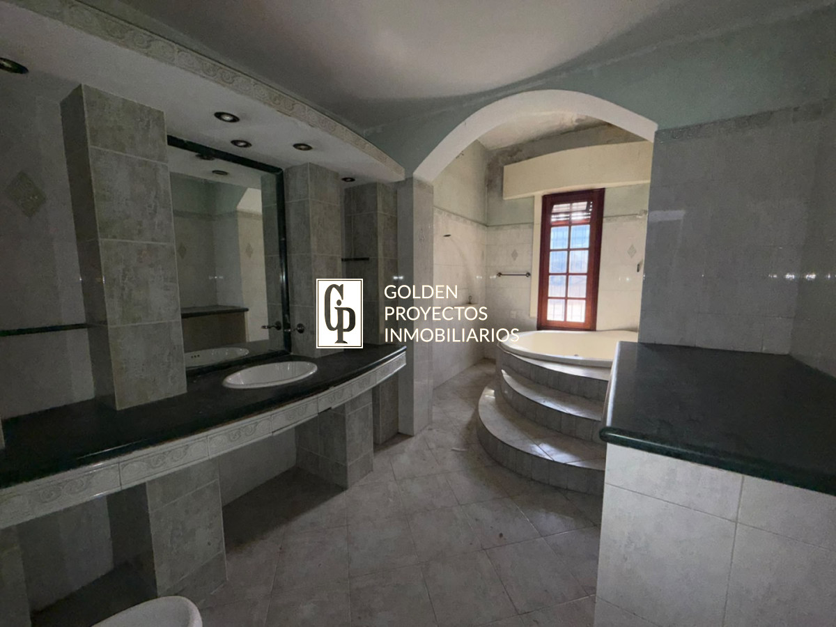 Casa ID.889 - Casa + local en Venta 3 dormitorios y Piscina en Unión 