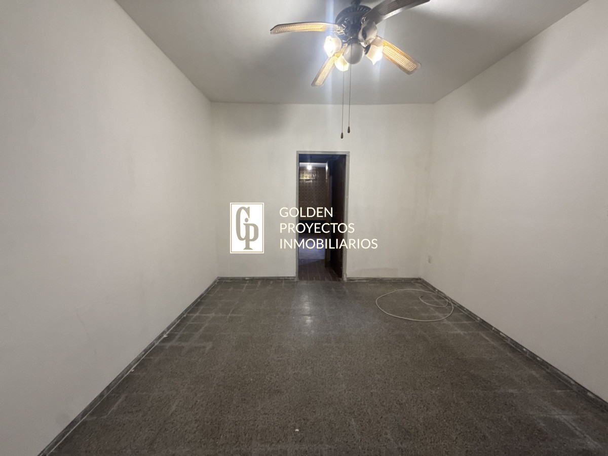 Casa ID.782 - Casa en Alquiler 3 o 4 dormitorios y cochera Nuevo Centro 