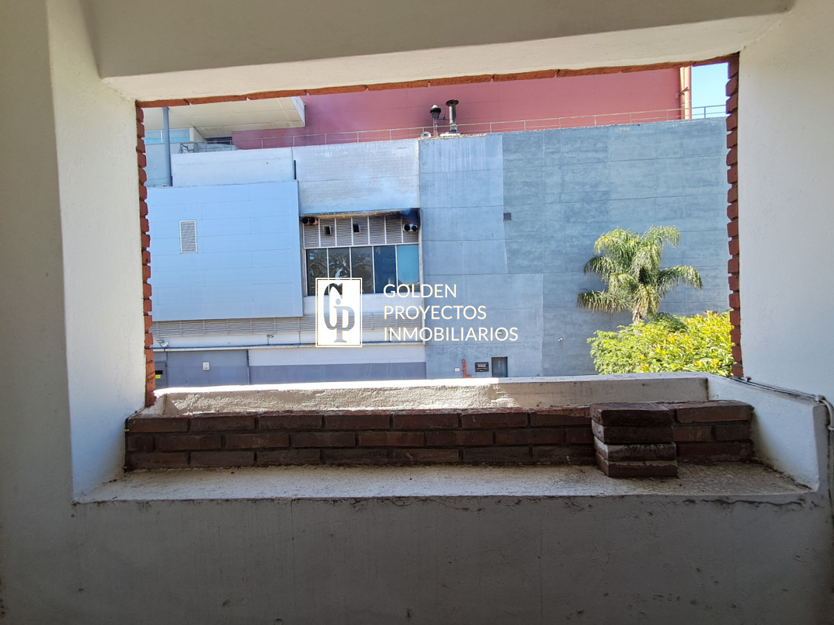 Casa ID.873/ - Casa en Venta Tres Dormitorios y Terraza con Parrillero en Brazo Oriental
