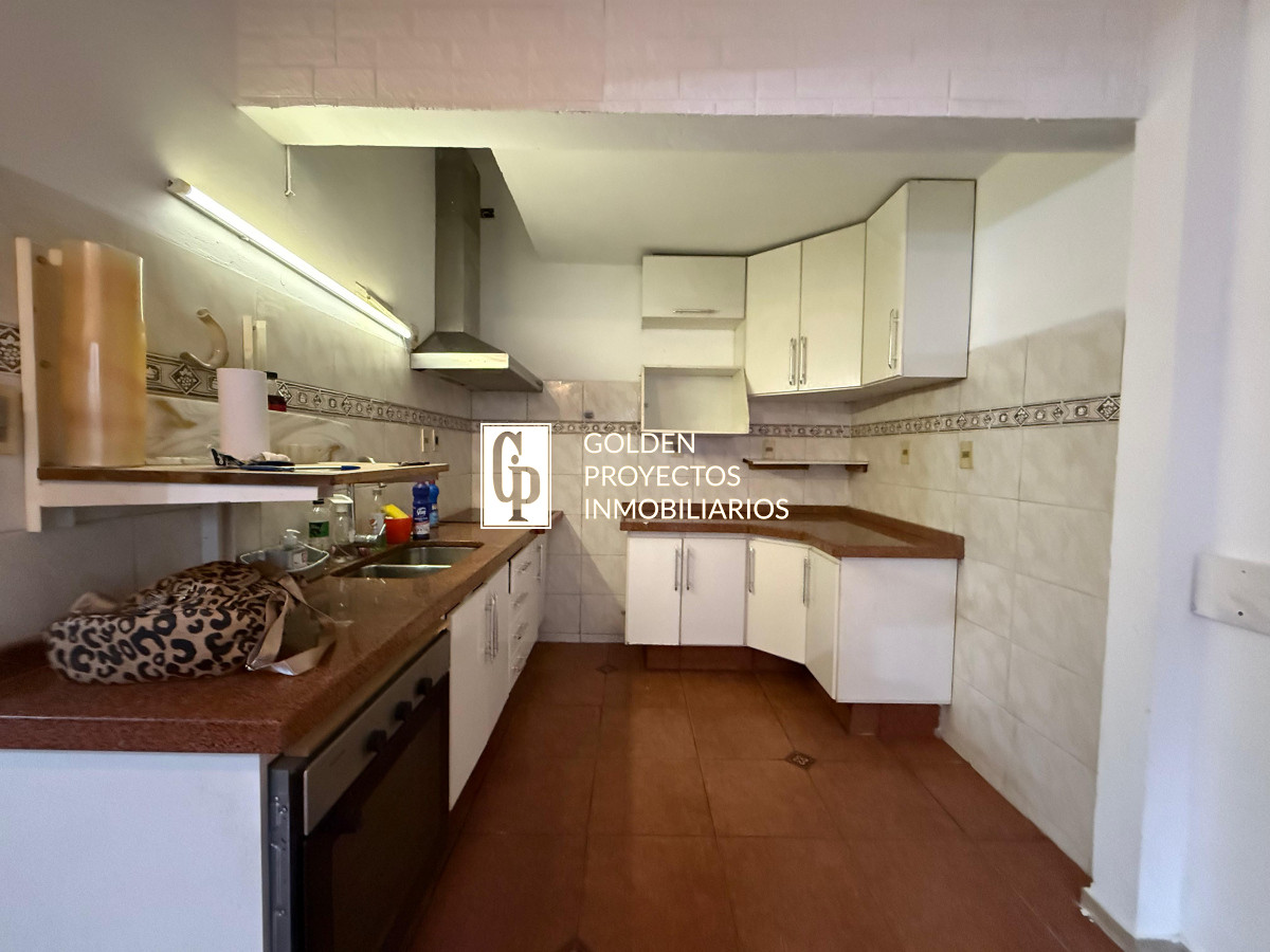Casa ID.491 - Casa en Alquiler 3 dormitorios Garage y Barbacoa 