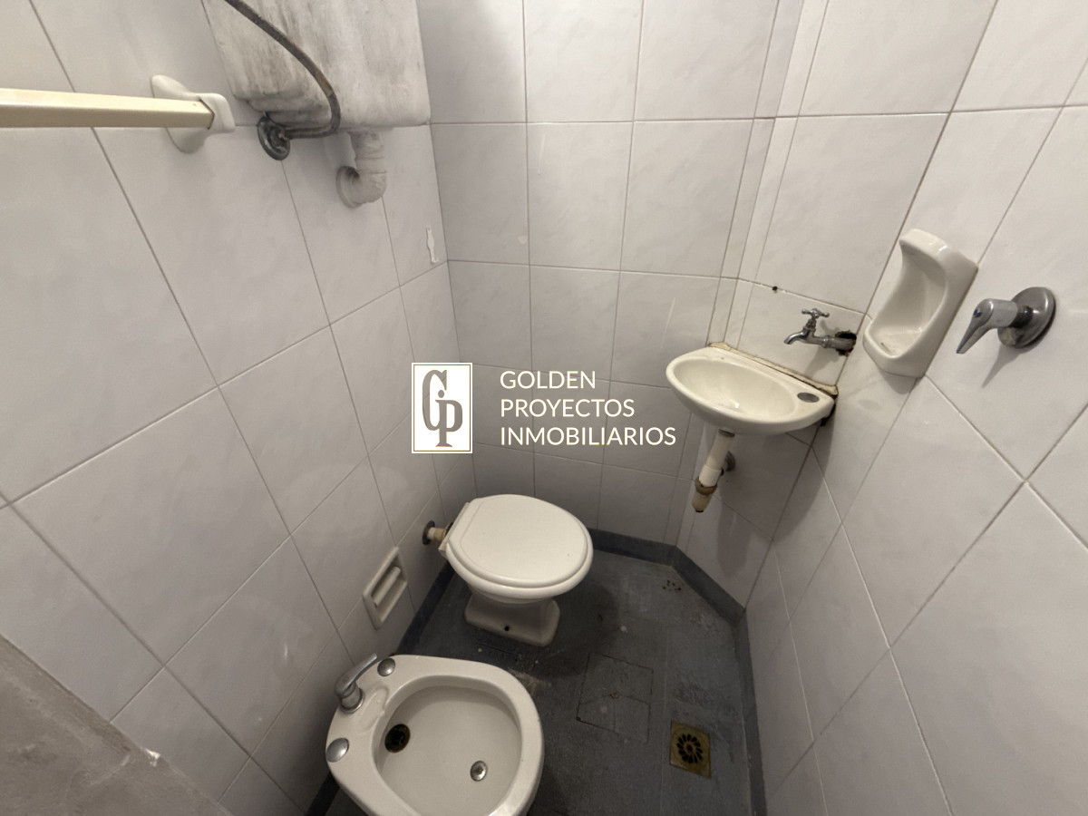Casa ID.782 - Casa en Alquiler 3 o 4 dormitorios y cochera Nuevo Centro 