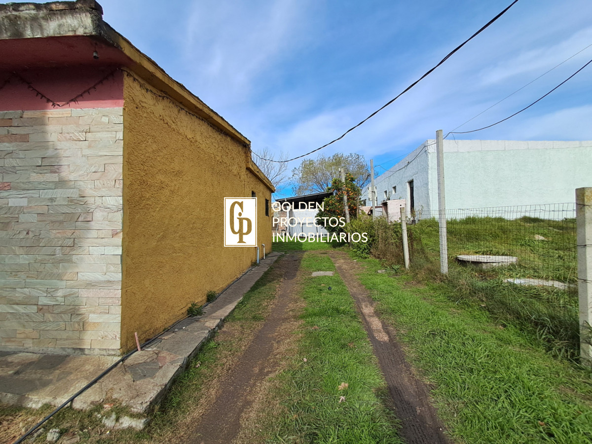 Casa ID.820/Casa-en-Venta-Dos-Dormitorios-con-Terreno-y-Cochera-en-Villa-García - Casa en Venta Dos Dormitorios con Terreno y Cochera en Villa García