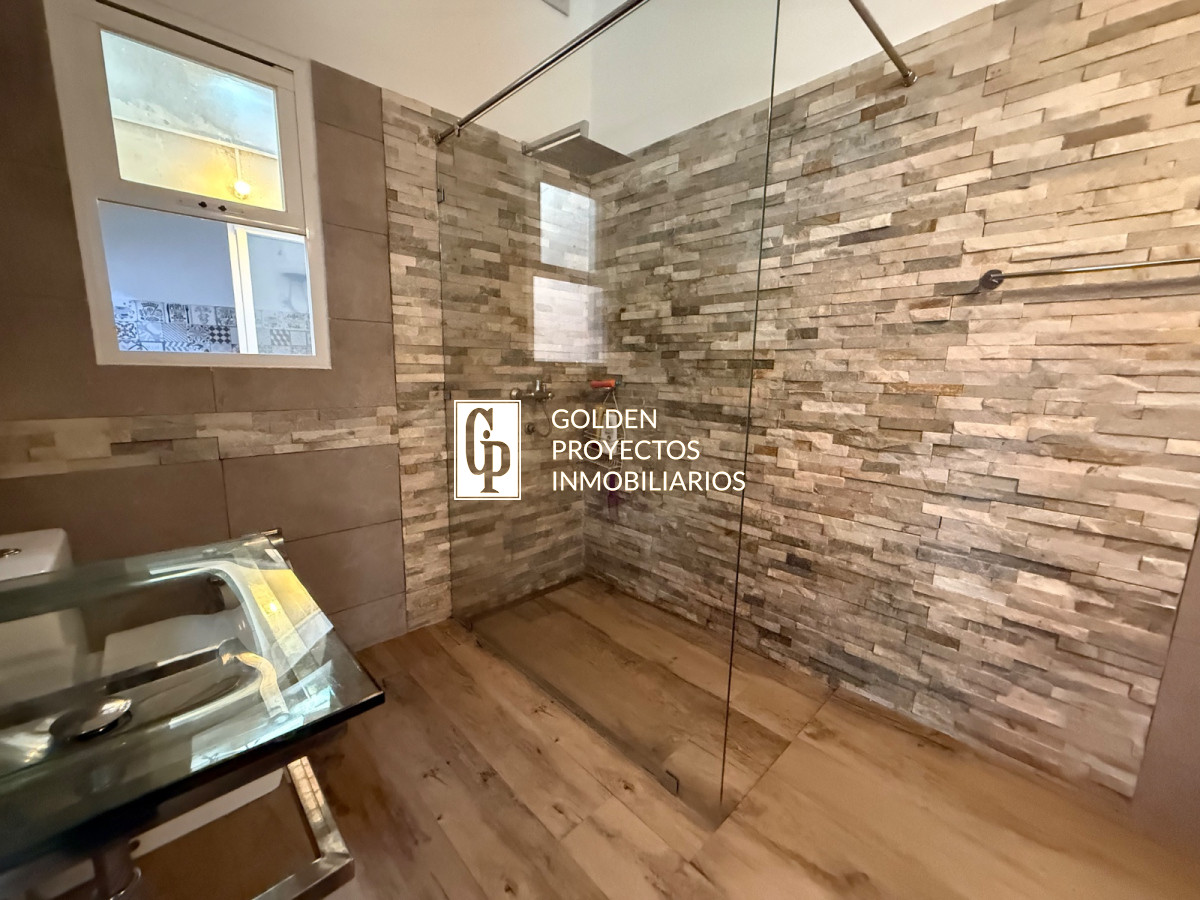 Casa ID.432/Casa-en-Venta-3-dormitorios-2-baños-garage-en-Brazo-Oriental- - Casa en Venta 3 dormitorios 2 baños garage en Brazo Oriental 
