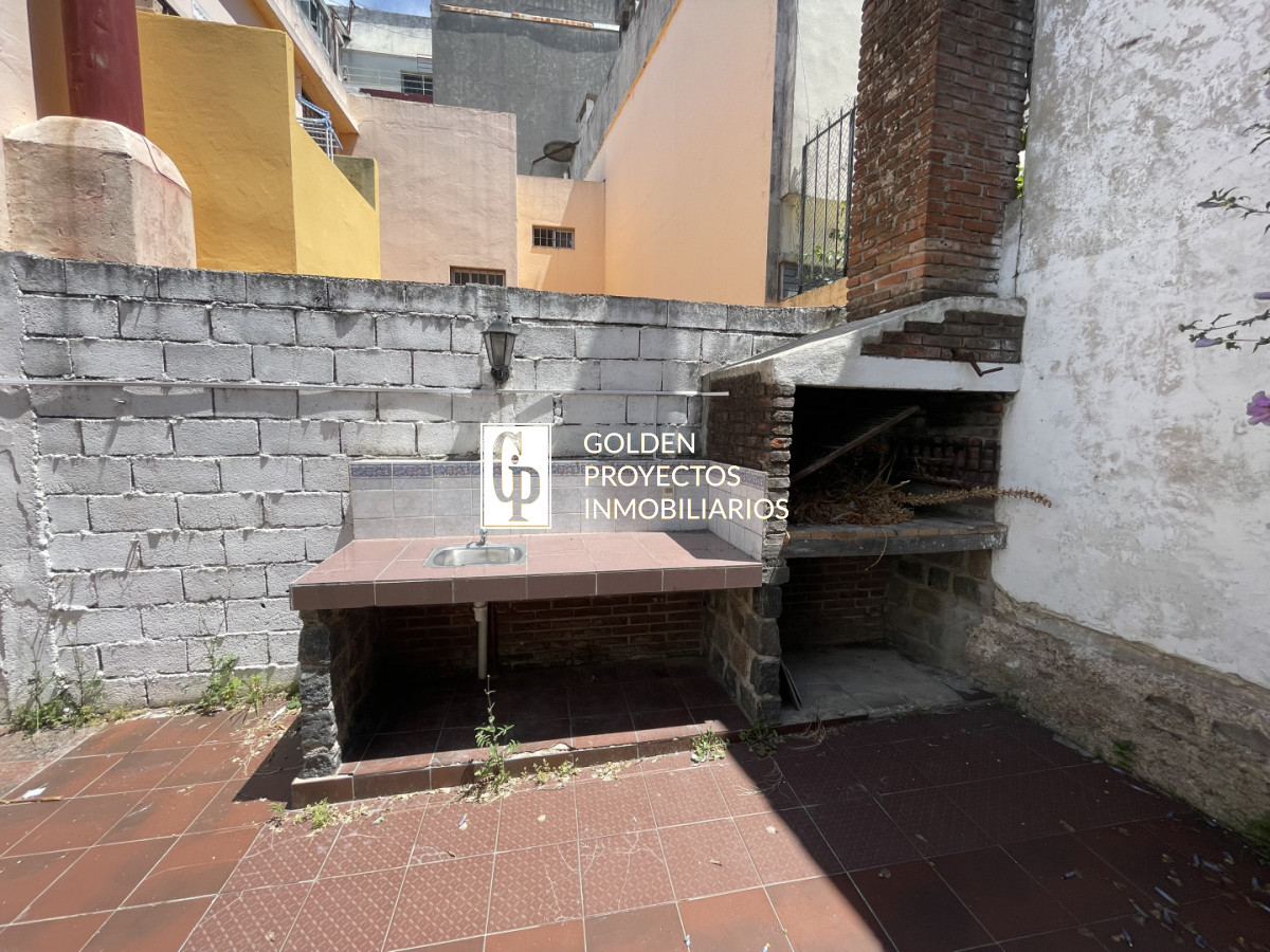 Casa ID.702/Casa- -apartamento-en-venta,4-dormitorios-y-garage,Buceo. - Casa + apartamento en venta,4 dormitorios y garage,Buceo.