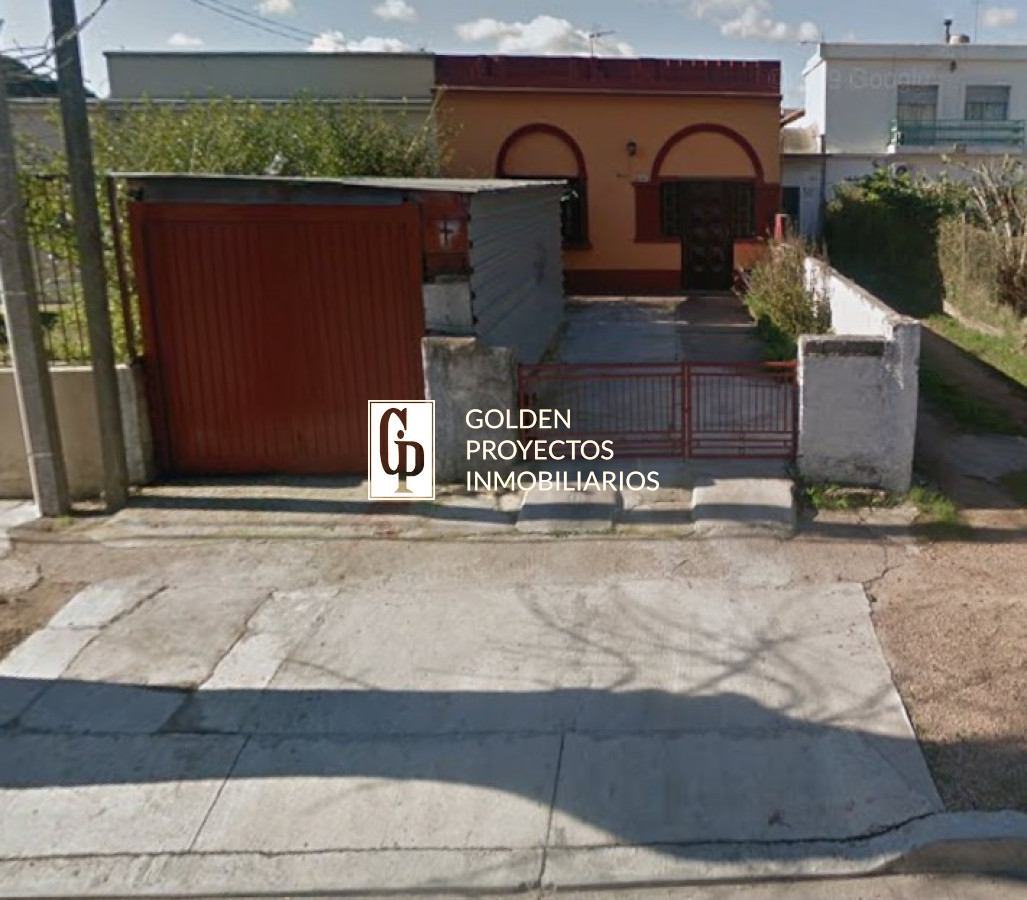 Casa ID.817/Casa-en-venta--2--dormitorios-,-cochera-,-2-cocinas-,--patio- - Casa en venta  2  dormitorios , cochera , 2 cocinas ,  patio 