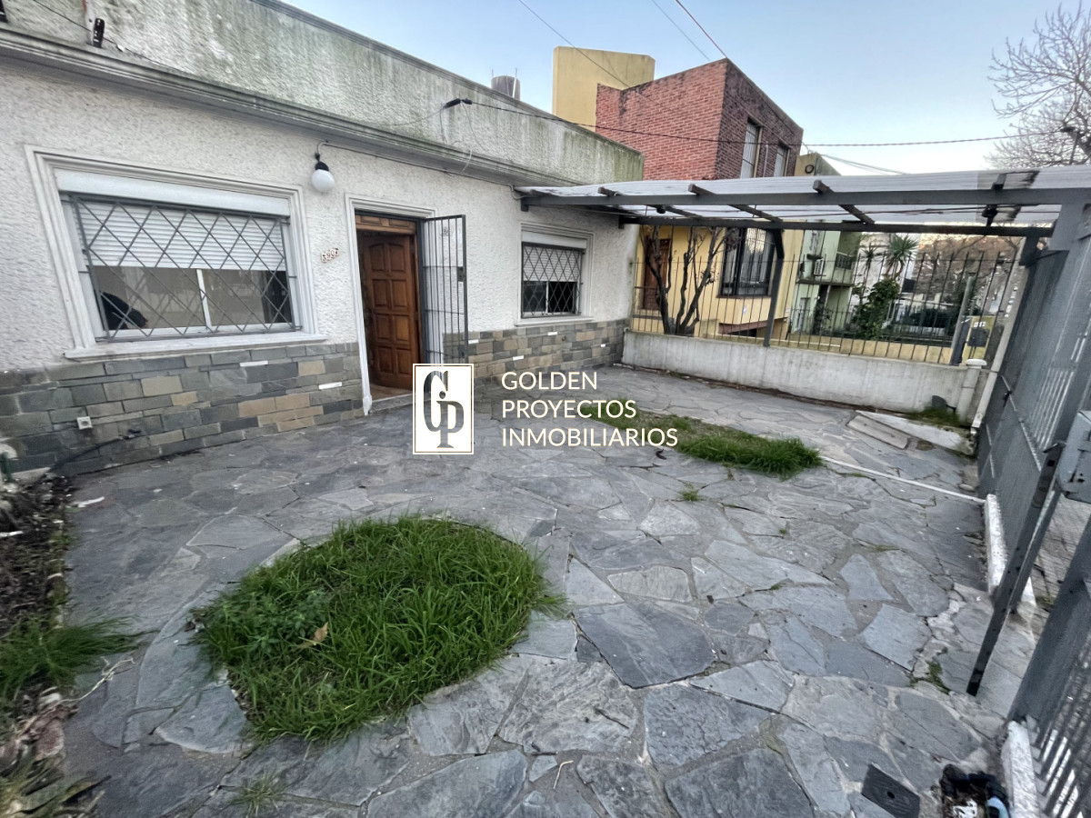 Casa ID.876/ - Casa en alquiler dos dormitorios y cochera en buceo