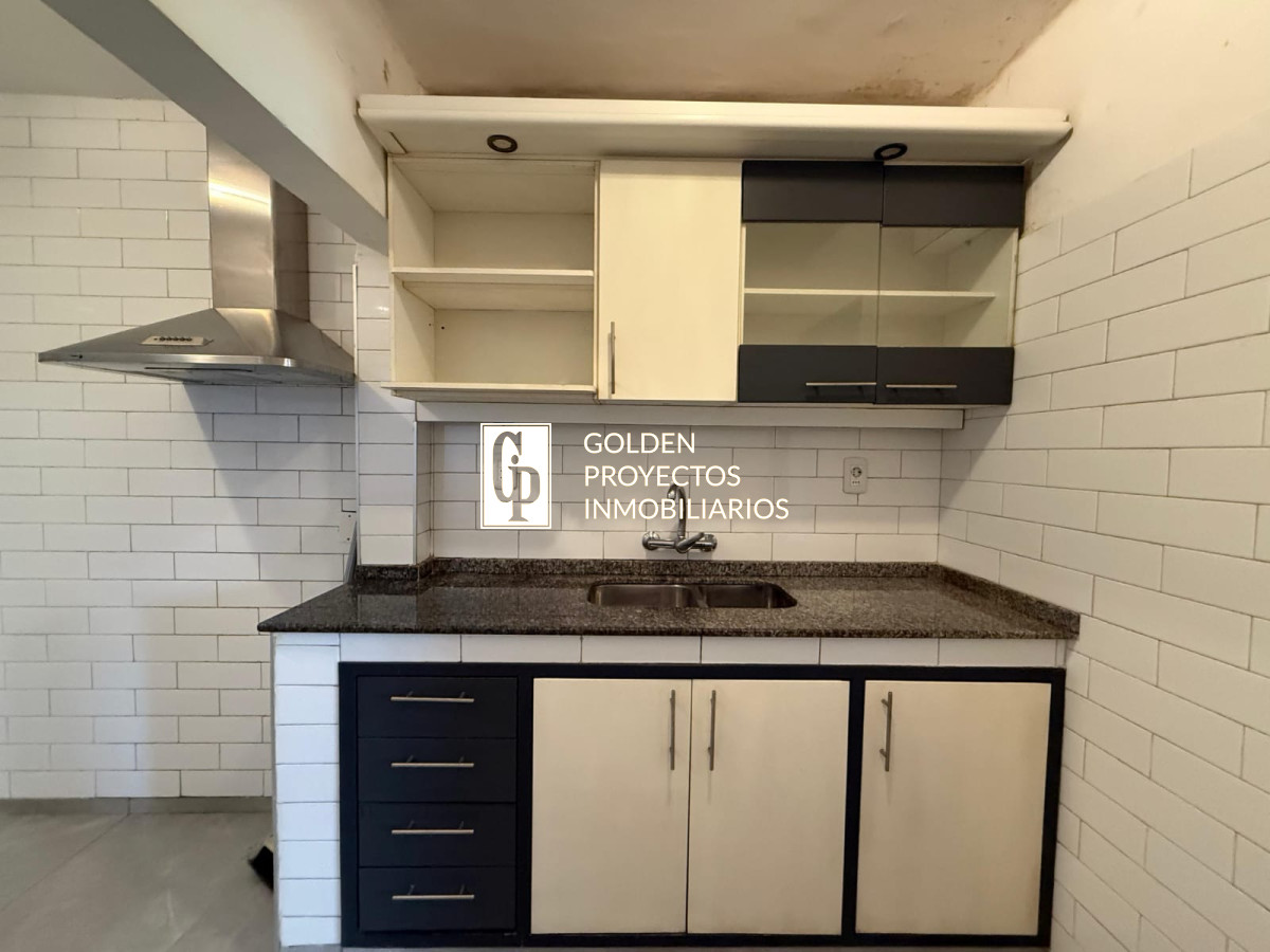 Casa ID.576/Casa-En-Venta-De-2-Dormitorios-En-La-Blanqueada - Casa En Venta De 2 Dormitorios En La Blanqueada