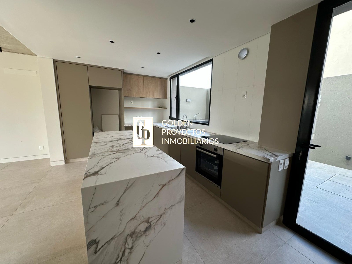 Casa ID.638/Casa-En-Venta-De-3-Dormitorios-En-Barrio-Parques-II - Casa En Venta De 3 Dormitorios En Barrio Parques II