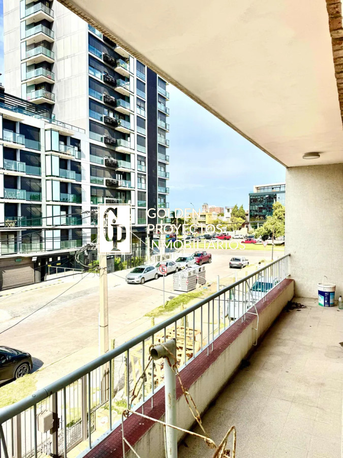 Casa ID.487 - Casa en Venta 3 Dormitorios 2 baños en planta alta , Malvin