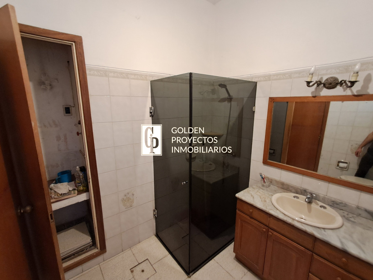 Casa ID.873/ - Casa en Venta Tres Dormitorios y Terraza con Parrillero en Brazo Oriental
