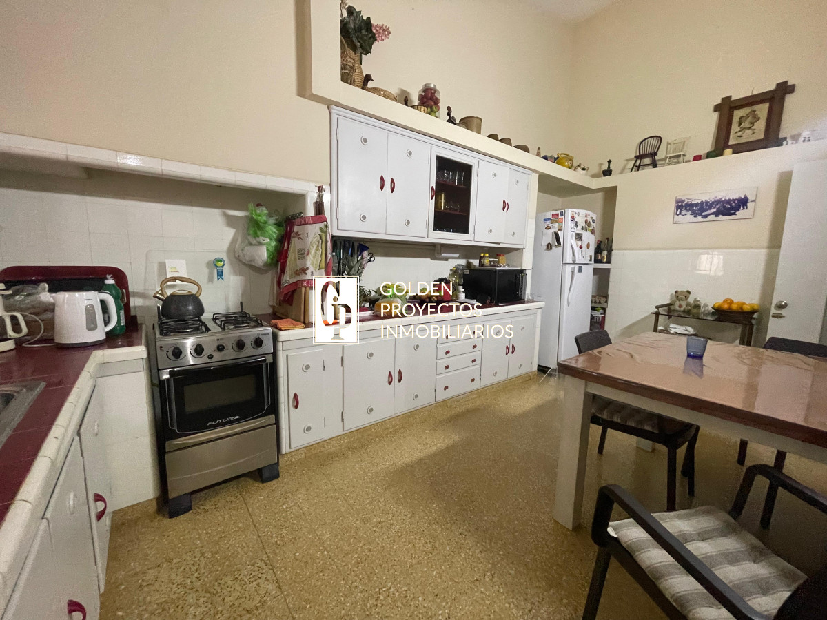 Casa ID.548/Casa-en--Venta--4-dormitorios-,-en-Atlántida- - Casa en  Venta  4 dormitorios , en Atlántida 