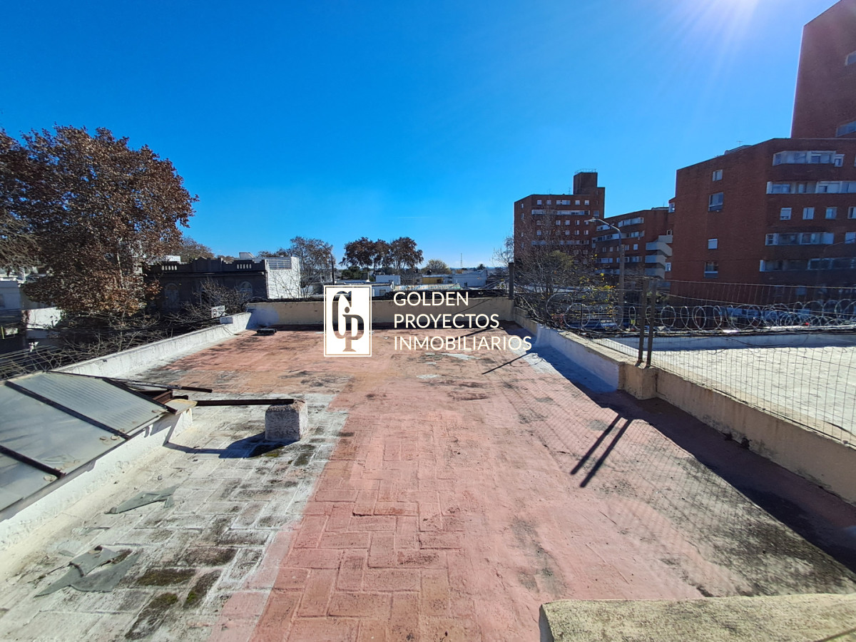 Casa ID.826/ - Casa en Venta Cuatro Dormitorios Balcón y Terraza en Unión
