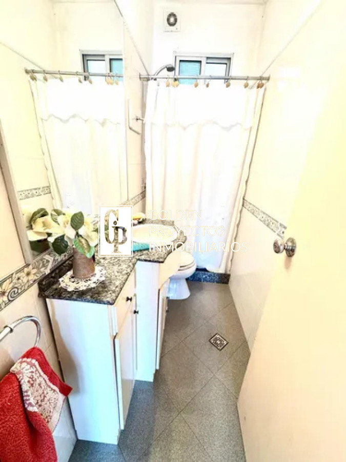 Casa ID.487 - Casa en Venta 3 Dormitorios 2 baños en planta alta , Malvin