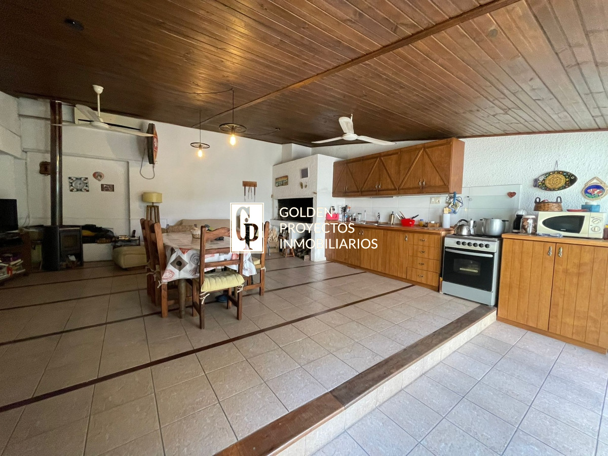 Casa ID.88/Casa-en-Venta-3-Dormitorios-y-Garaje-Buceo- - Casa en Venta 3 Dormitorios y Garaje Buceo 