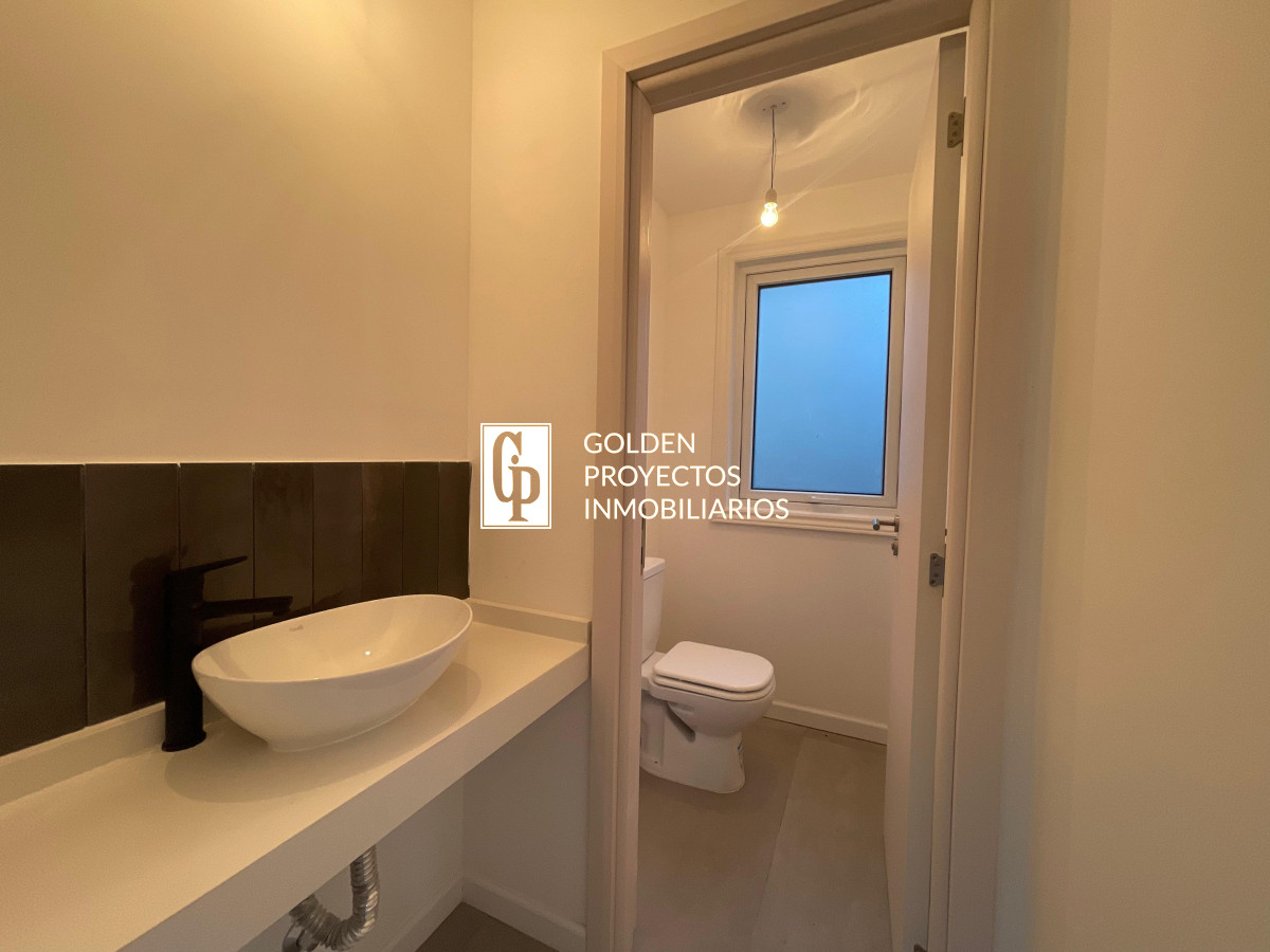 Casa ID.407 - Casa en Venta 2 dormitorios 2 baños Pinares Punta del Este