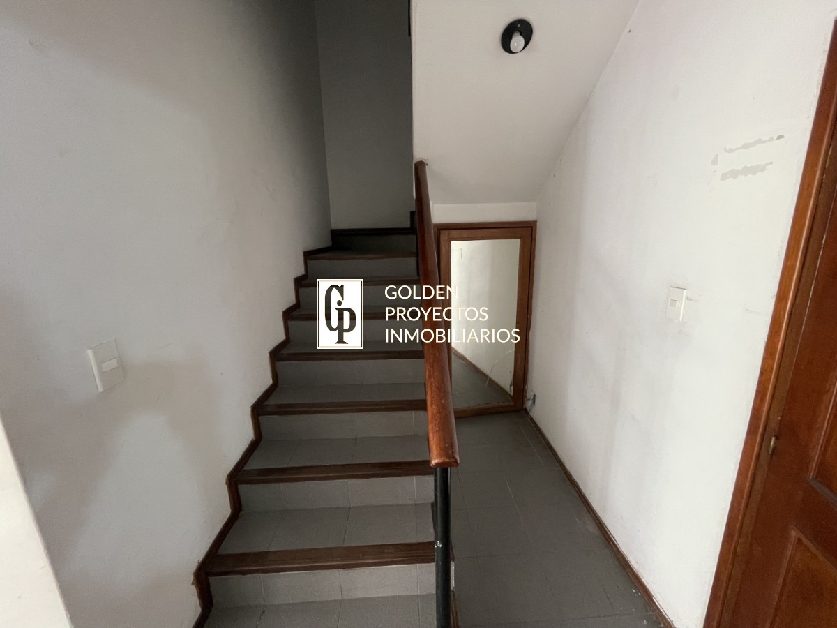 Casa ID.702/Casa- -apartamento-en-venta,4-dormitorios-y-garage,Buceo. - Casa + apartamento en venta,4 dormitorios y garage,Buceo.