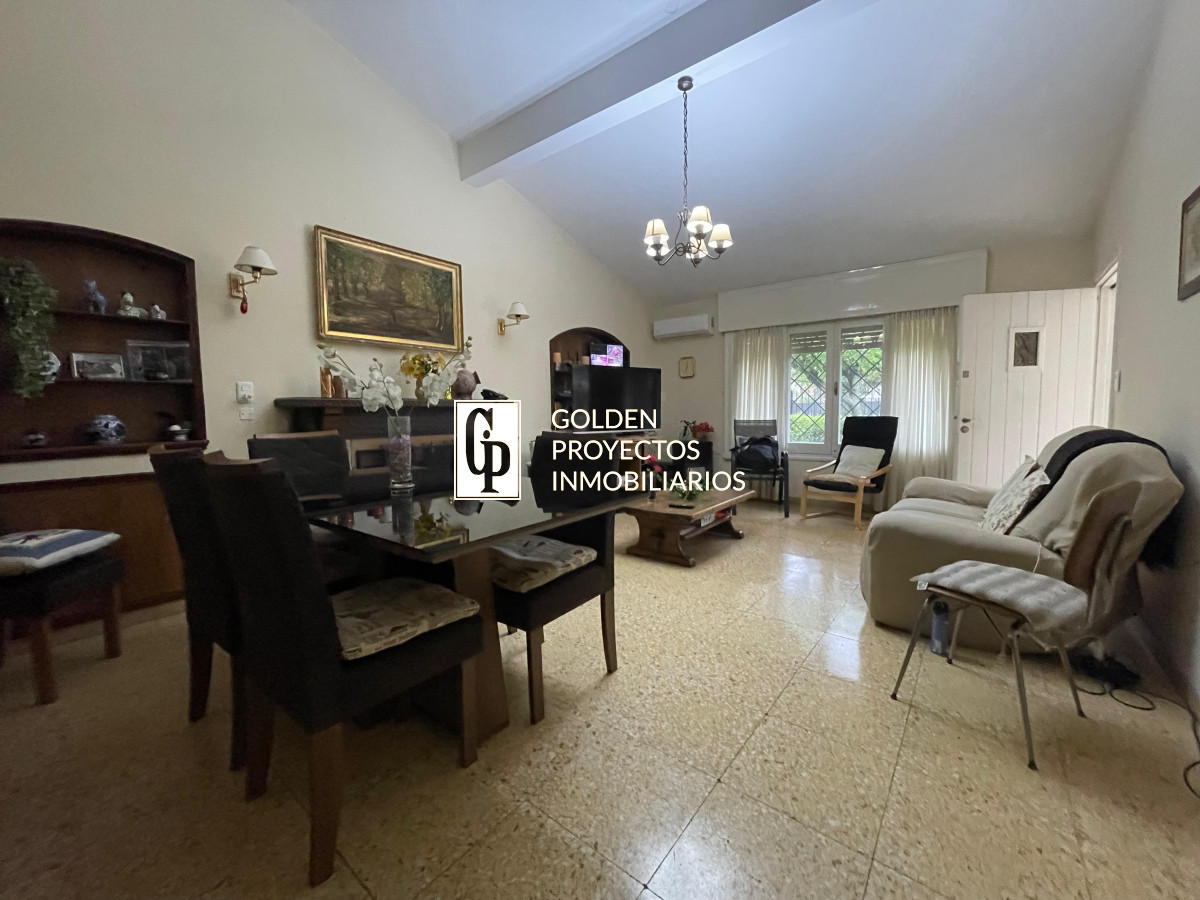 Casa ID.548/Casa-en--Venta--4-dormitorios-,-en-Atlántida- - Casa en  Venta  4 dormitorios , en Atlántida 