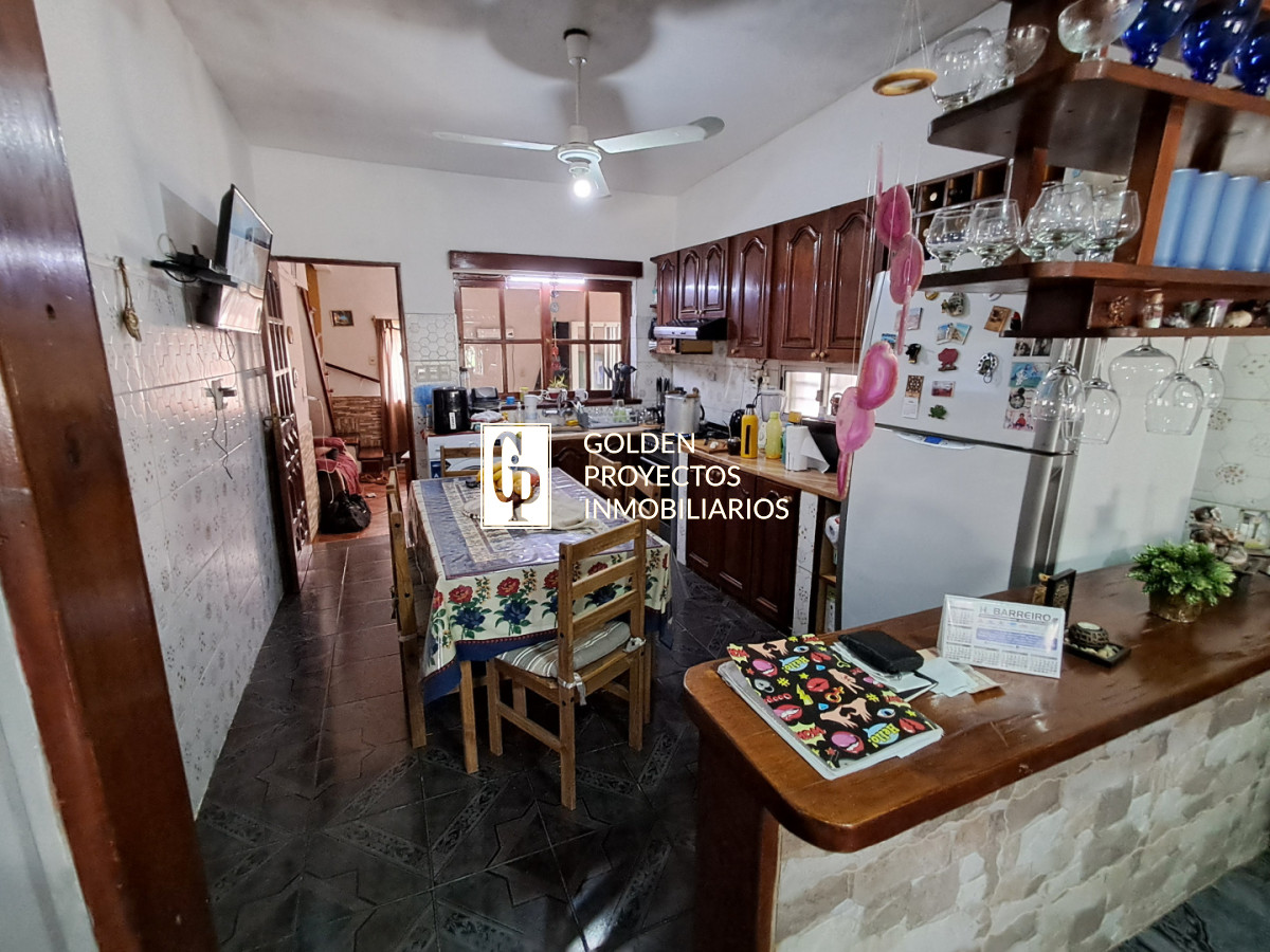 Casa ID.760/Venta-Padrón-Único-Tres-Casas-con-Terreno-y-Cochera-en-Las-Piedras - Venta Padrón Único Tres Casas con Terreno y Cochera en Las Piedras