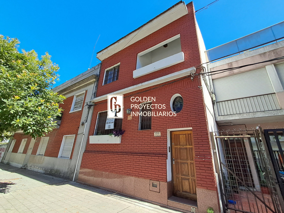 Casa ID.873/ - Casa en Venta Tres Dormitorios y Terraza con Parrillero en Brazo Oriental