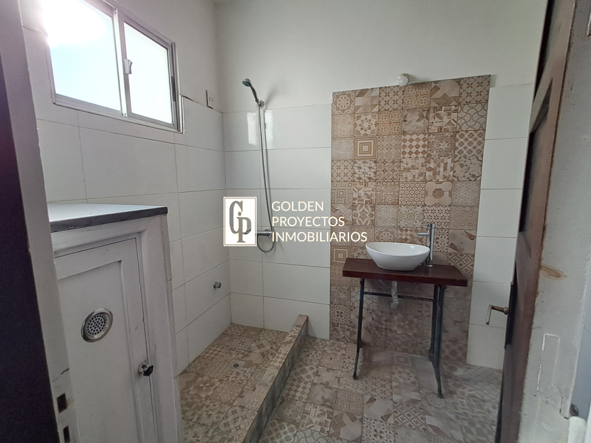 Casa ID.826/ - Casa en Venta Cuatro Dormitorios Balcón y Terraza en Unión