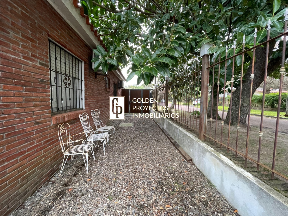 Casa ID.214/Casa-en-Venta-3-Dormitorios-en-Atlántida- - Casa en Venta 3 Dormitorios en Atlántida 