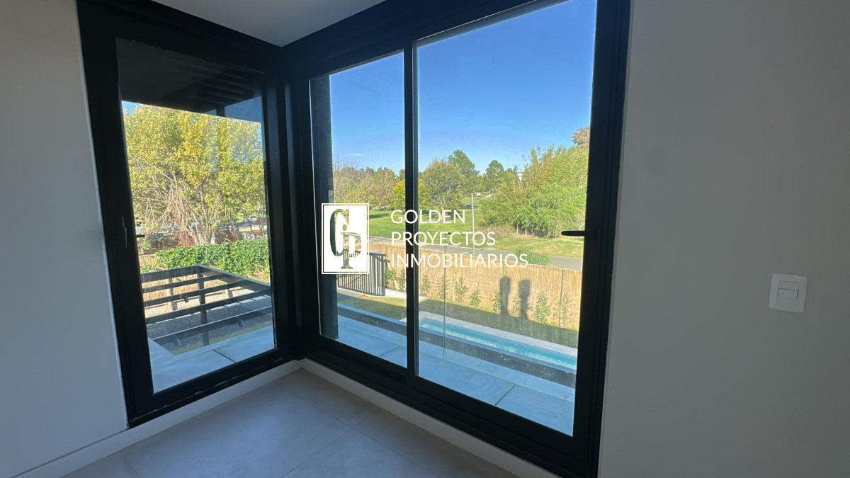 Casa ID.638/Casa-En-Venta-De-3-Dormitorios-En-Barrio-Parques-II - Casa En Venta De 3 Dormitorios En Barrio Parques II