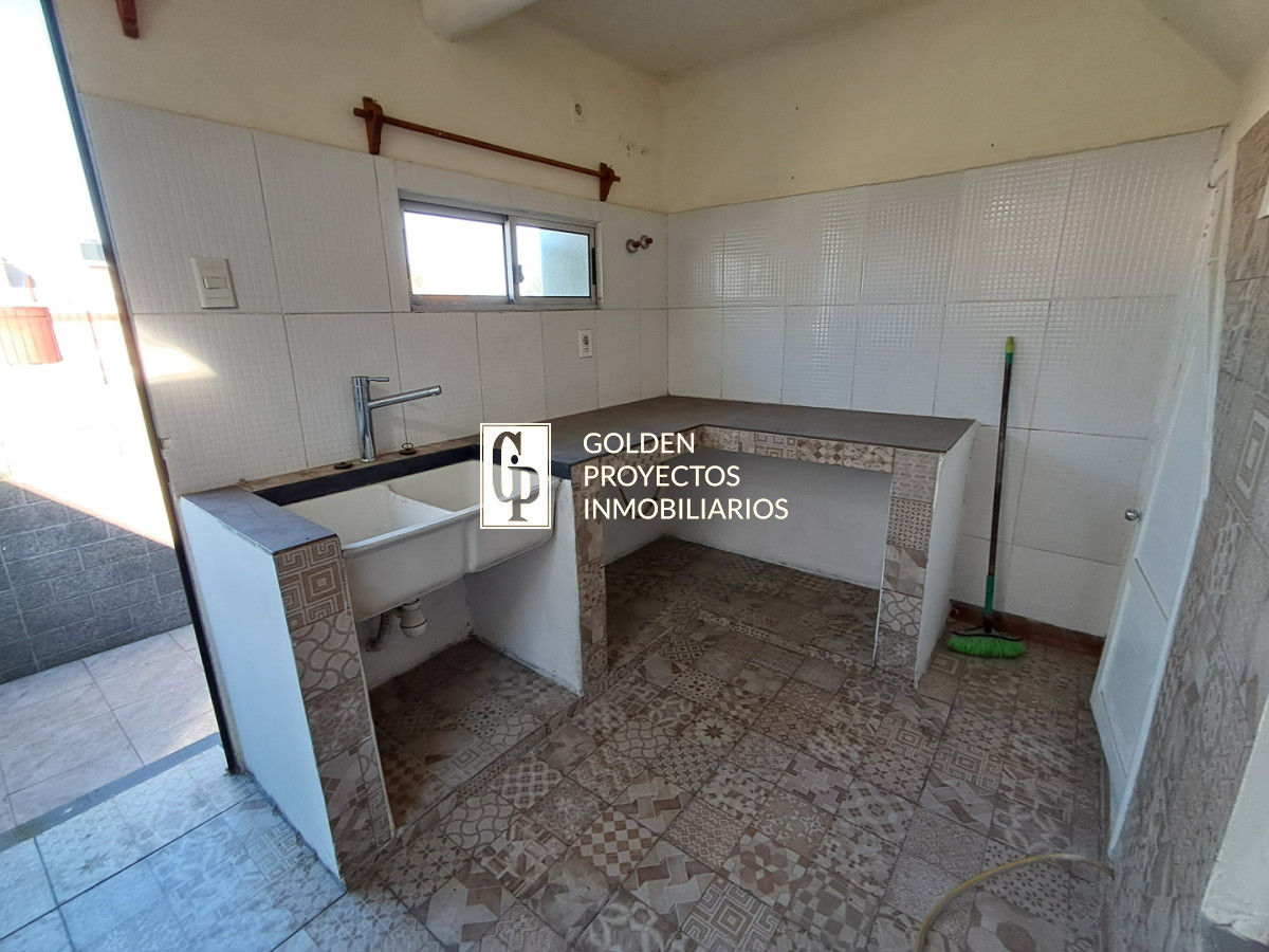 Casa ID.826/ - Casa en Venta Cuatro Dormitorios Balcón y Terraza en Unión