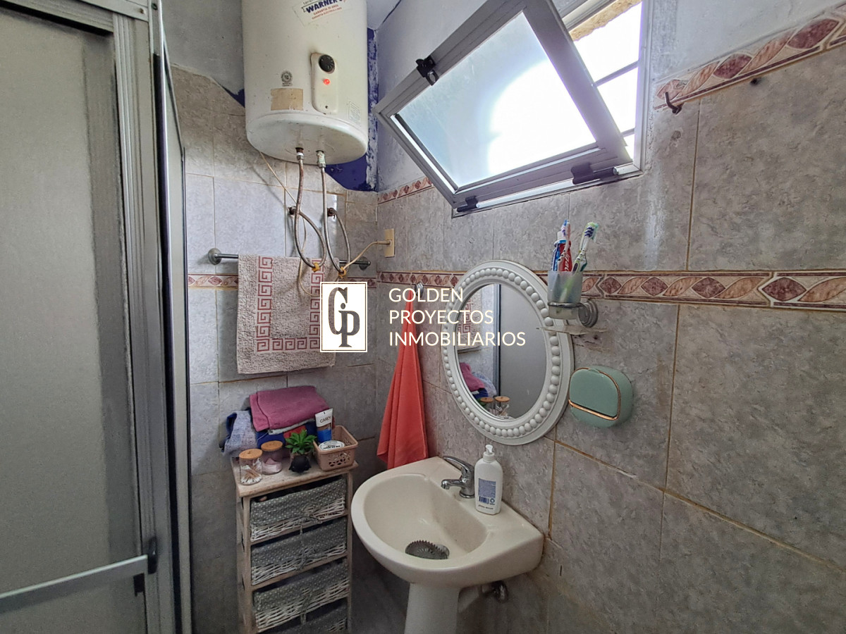 Casa ID.820/Casa-en-Venta-Dos-Dormitorios-con-Terreno-y-Cochera-en-Villa-García - Casa en Venta Dos Dormitorios con Terreno y Cochera en Villa García