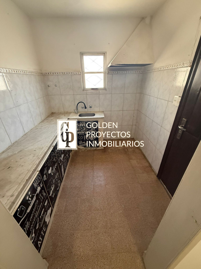 Casa ID.610/Casa-en-alquiler-2-dormitorios-y-cochera,Maroñas - Casa en alquiler 2 dormitorios y cochera,Maroñas