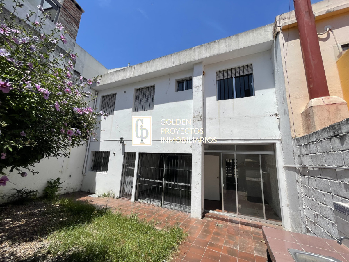 Casa ID.702/Casa- -apartamento-en-venta,4-dormitorios-y-garage,Buceo. - Casa + apartamento en venta,4 dormitorios y garage,Buceo.