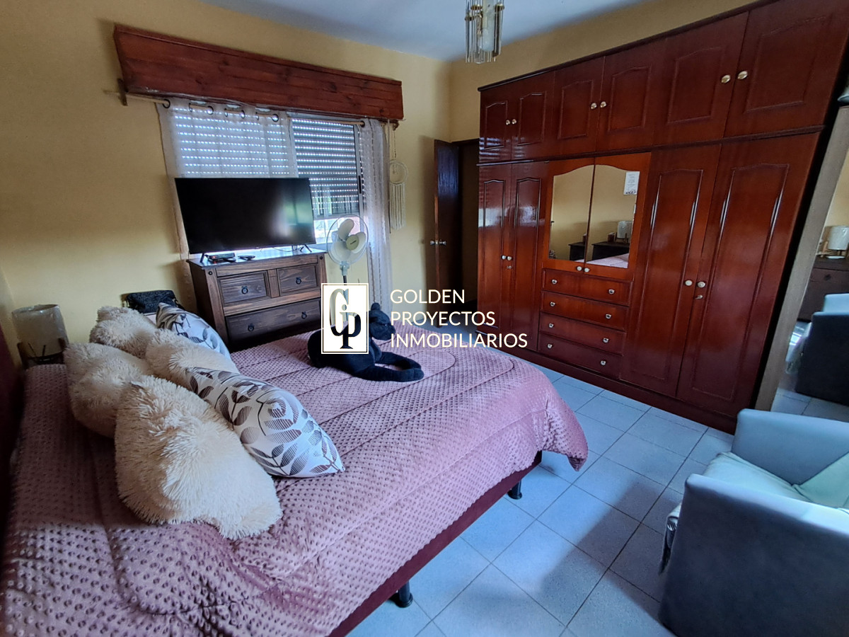Casa ID.760/Venta-Padrón-Único-Tres-Casas-con-Terreno-y-Cochera-en-Las-Piedras - Venta Padrón Único Tres Casas con Terreno y Cochera en Las Piedras