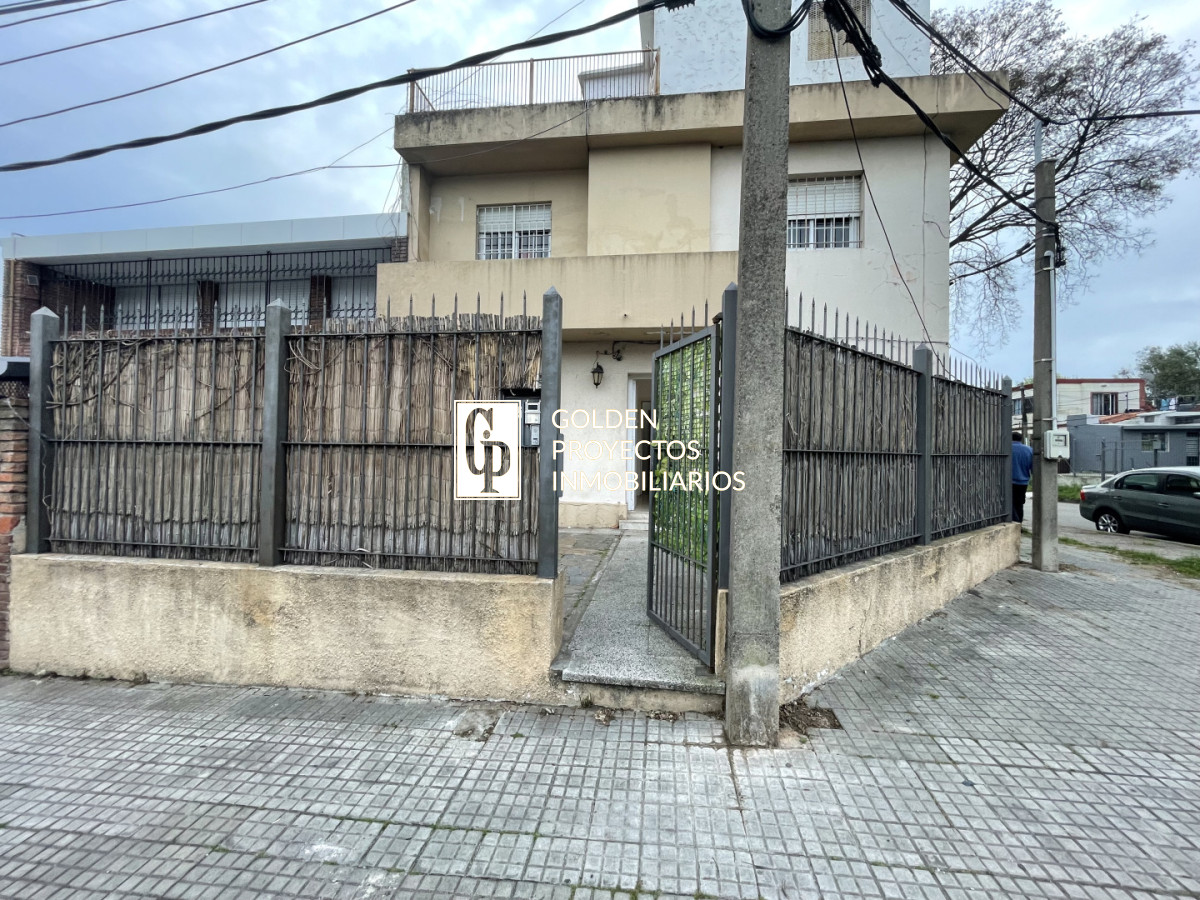 Casa ID.902/casa-en-alquiler-dos-dormitorios-con-garage-en-malvin - casa en alquiler dos dormitorios con garage en malvin