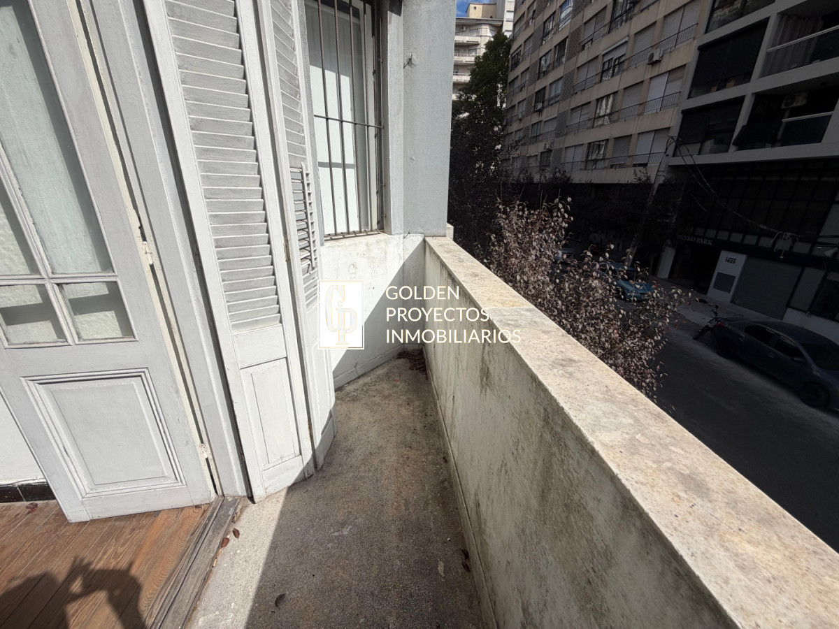 Casa ID.635/Casa-En-Venta-De-4-Dormitorios-En-Tres-Cruces - Casa En Venta De 4 Dormitorios En Tres Cruces