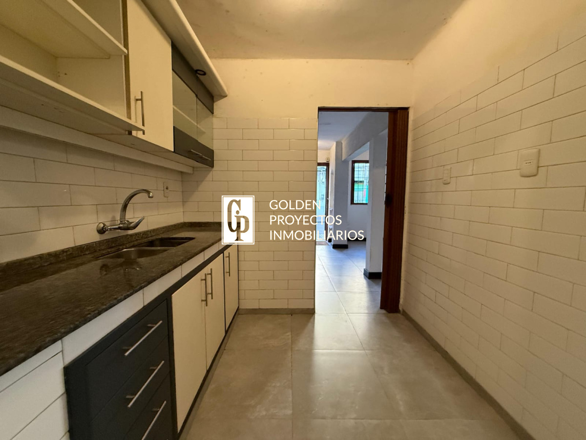 Casa ID.576/Casa-En-Venta-De-2-Dormitorios-En-La-Blanqueada - Casa En Venta De 2 Dormitorios En La Blanqueada