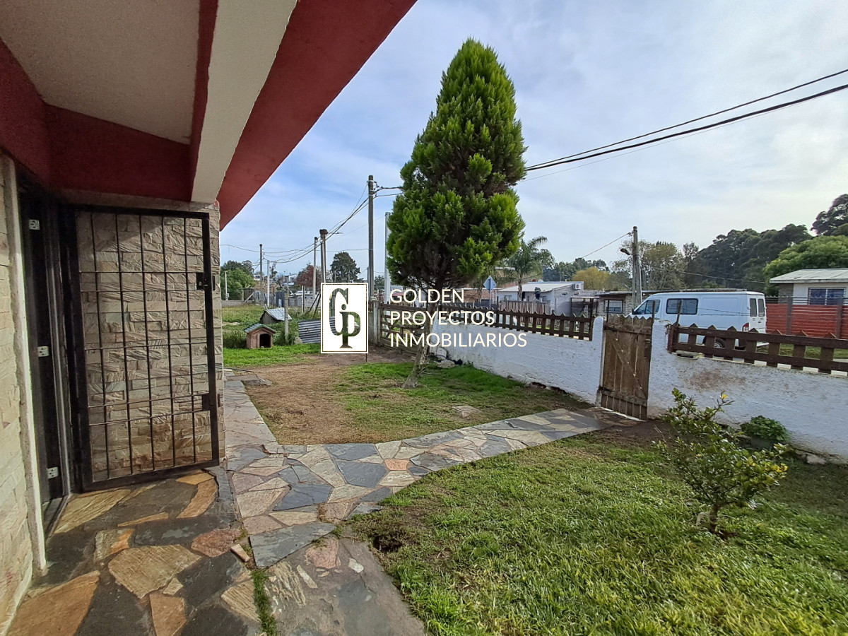 Casa ID.820/Casa-en-Venta-Dos-Dormitorios-con-Terreno-y-Cochera-en-Villa-García - Casa en Venta Dos Dormitorios con Terreno y Cochera en Villa García