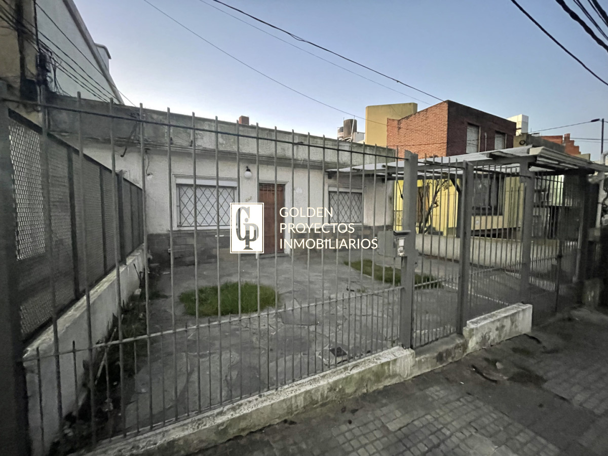 Casa ID.876/ - Casa en alquiler dos dormitorios y cochera en buceo