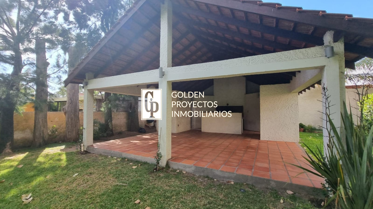Casa ID.512 - Casa En Alquiler de 3 Dormitorios Carrasco
