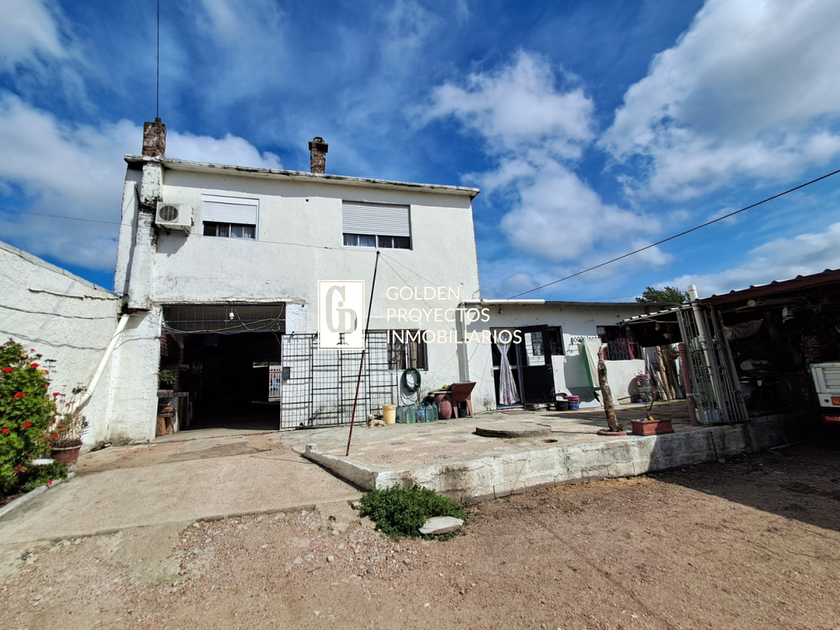 Casa ID.760/Venta-Padrón-Único-Tres-Casas-con-Terreno-y-Cochera-en-Las-Piedras - Venta Padrón Único Tres Casas con Terreno y Cochera en Las Piedras