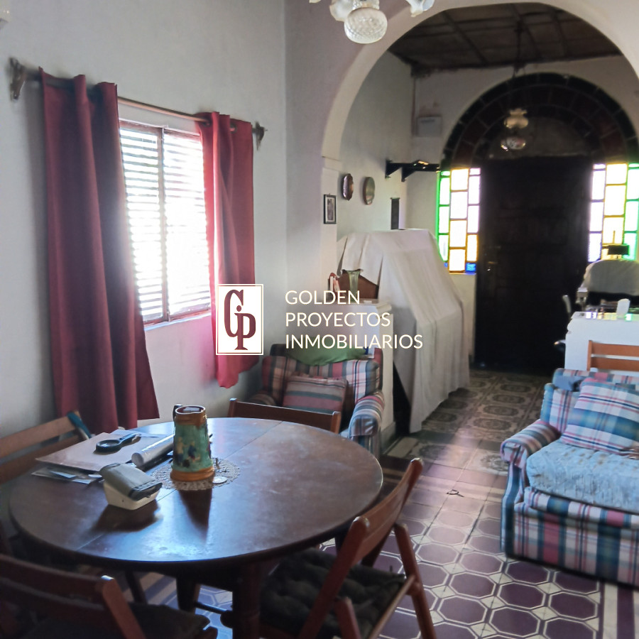 Casa ID.817/Casa-en-venta--2--dormitorios-,-cochera-,-2-cocinas-,--patio- - Casa en venta  2  dormitorios , cochera , 2 cocinas ,  patio 