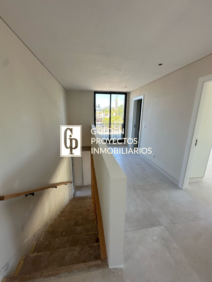 Casa ID.638/Casa-En-Venta-De-3-Dormitorios-En-Barrio-Parques-II - Casa En Venta De 3 Dormitorios En Barrio Parques II