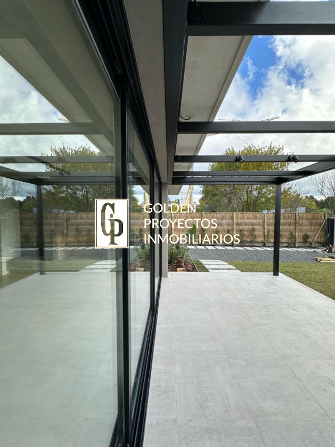 Casa ID.638/Casa-En-Venta-De-3-Dormitorios-En-Barrio-Parques-II - Casa En Venta De 3 Dormitorios En Barrio Parques II